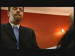 L'asiatique soumise et porno francais fille coquine Koyuki Kishide fournit une bite avec une branlette