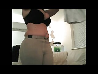 Addison Rose, une adolescente blanche, se fait claquer sur le porno avec sa soeur banc de la salle de douche