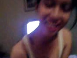 Perky Kathia Nobili et Chanel jouent à des jeux porno les femmes et les animaux sales