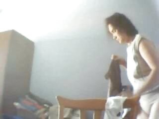 Un masseur fou de corne devient xxx black lesbienne méchant et frotte le clitoris d'une rousse aux cheveux longs