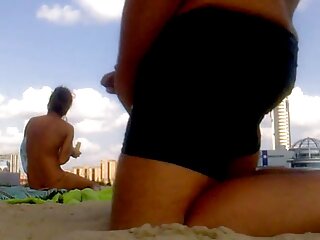 Mec dur et fort cogne jeune blonde sex Celine B dans la chatte et creampies