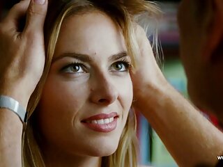 Une fille porno francais mere fille séduisante se fait mal baiser dans un trio hardcore