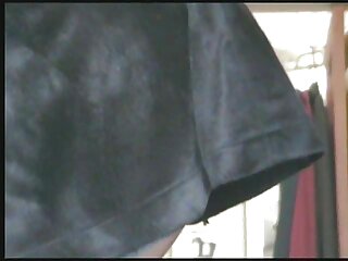 Un seul baiser va trop loin pour la jeune salope porno animal femmes Charity Bangs